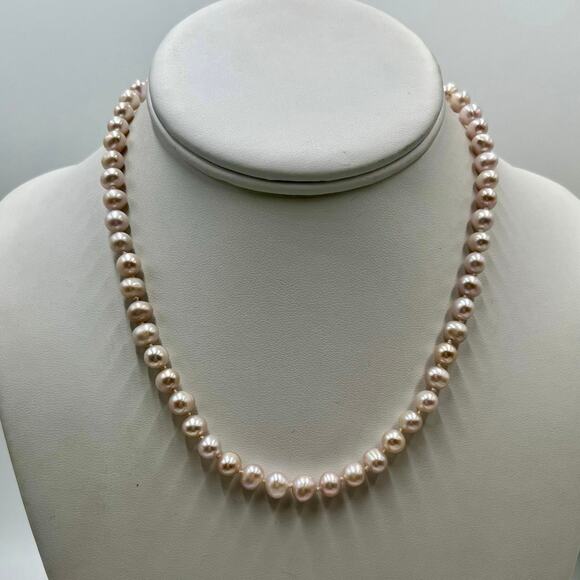 Vintage Soft Pink Pearl Hand Knotted Sterling Silver 925 Clasp  Necklace 6mm - Picture 1 of 9